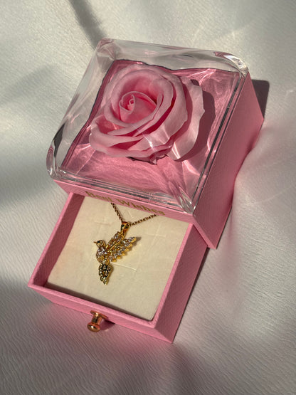 KANATLI SEVGİ KUŞU