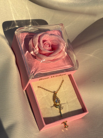 TAŞLI AÇMAMIŞ GÜL