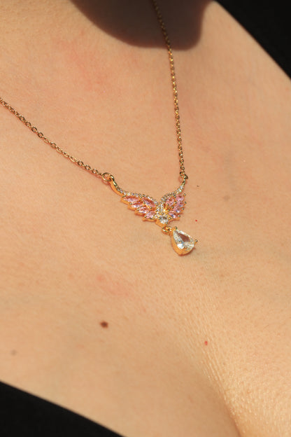 MELEK KANATLI DAMLA TAŞ