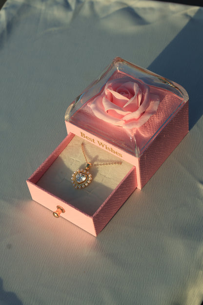 İNCİLERE SARAN AŞK