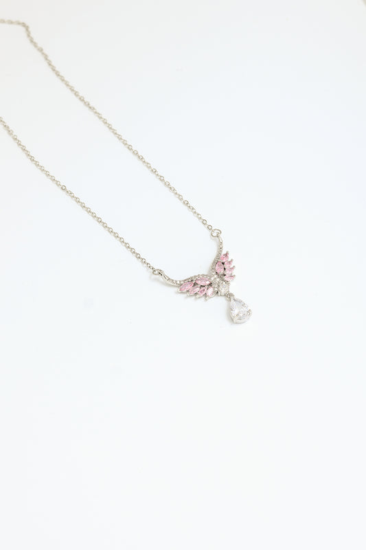 MELEK KANATLI DAMLA TAŞ