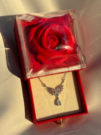 MELEK KANATLI DAMLA TAŞ