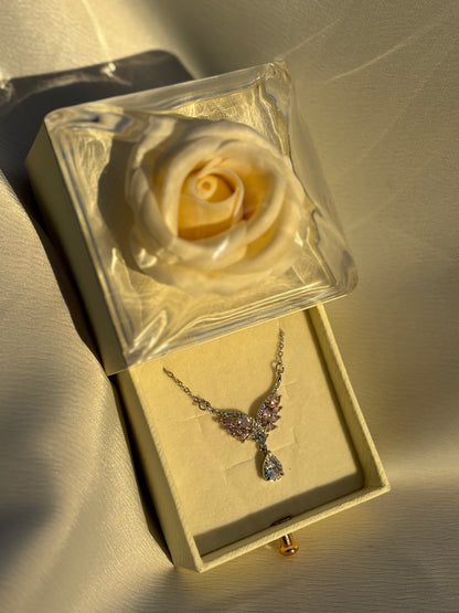 MELEK KANATLI DAMLA TAŞ