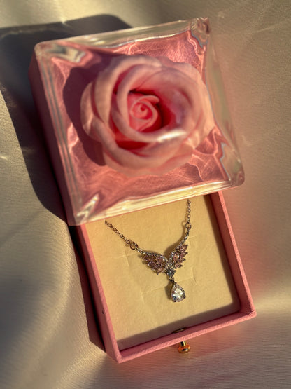 MELEK KANATLI DAMLA TAŞ